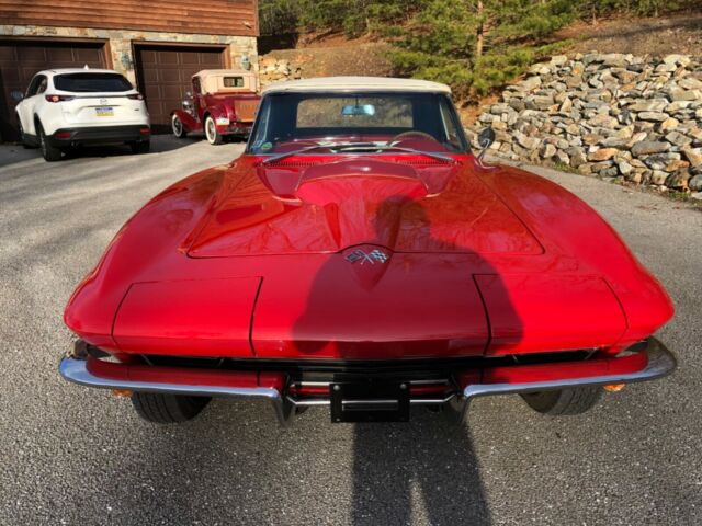 Chevrolet Corvette 1965 image number 25
