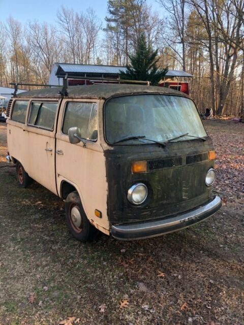 Volkswagen Bus/Vanagon 1971 image number 1