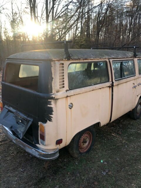 Volkswagen Bus/Vanagon 1971 image number 12