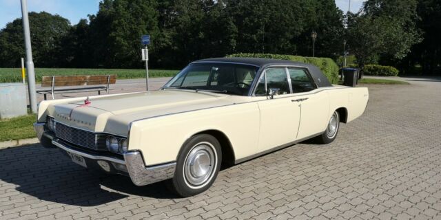 Lincoln Continental 1967 image number 0