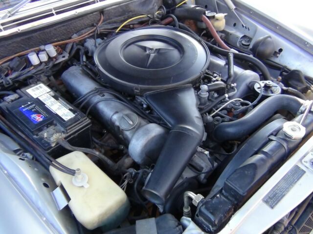 Mercedes-Benz 200-Series 1972 image number 22