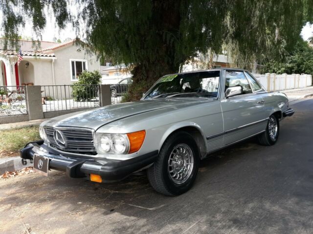 Mercedes-Benz SL-Class 1976 image number 0
