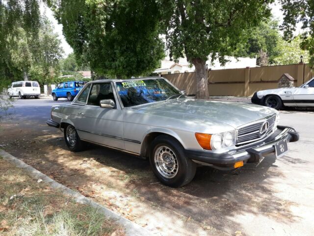 Mercedes-Benz SL-Class 1976 image number 1