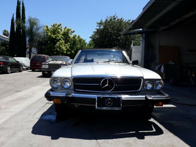 Mercedes-Benz SL-Class 1976 image number 3