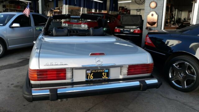 Mercedes-Benz SL-Class 1976 image number 32