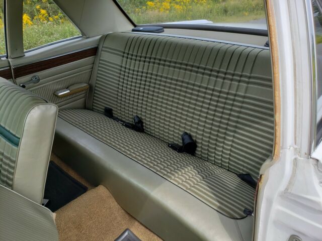 Ford Fairlane 1966 image number 19
