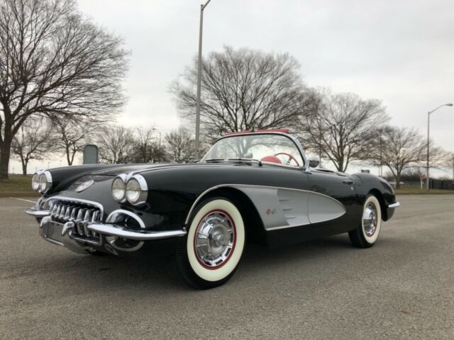 Chevrolet Corvette 1960 image number 25