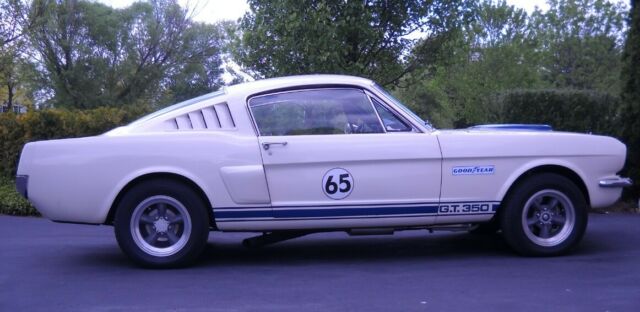 Ford Mustang 1965 image number 2