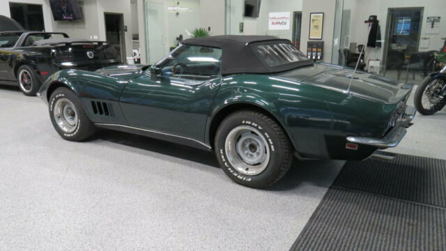 Chevrolet Corvette 1968 image number 14