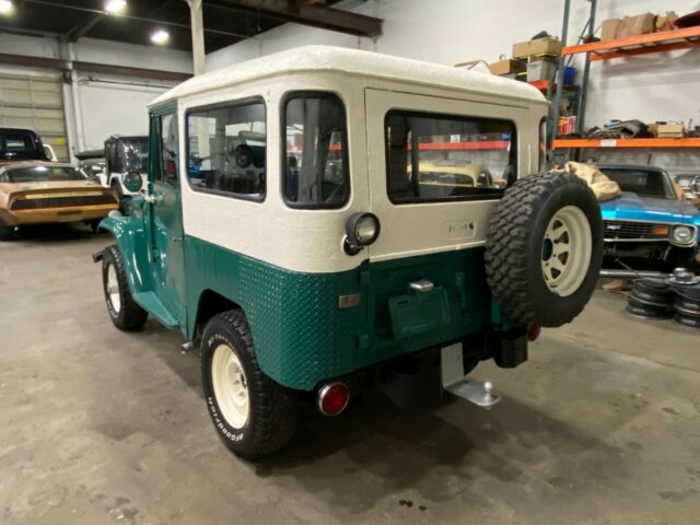 Toyota Land Cruiser 1969 image number 11