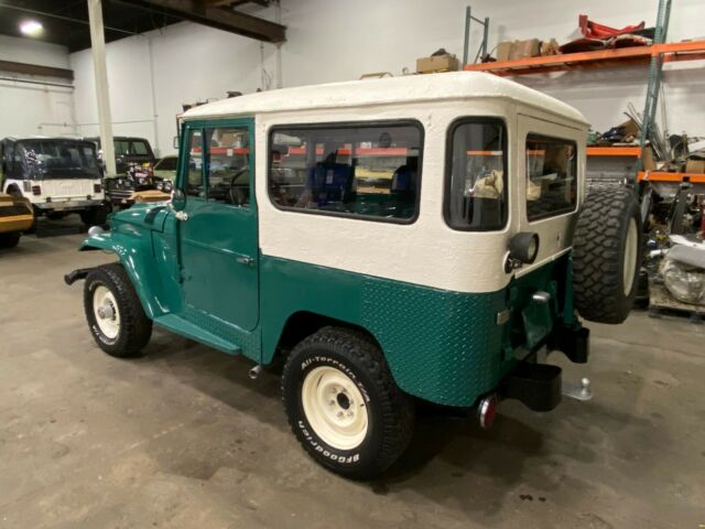 Toyota Land Cruiser 1969 image number 13