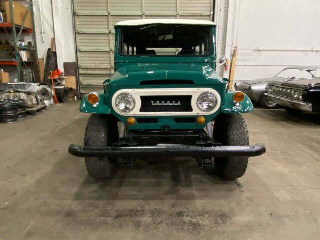 Toyota Land Cruiser 1969 image number 2