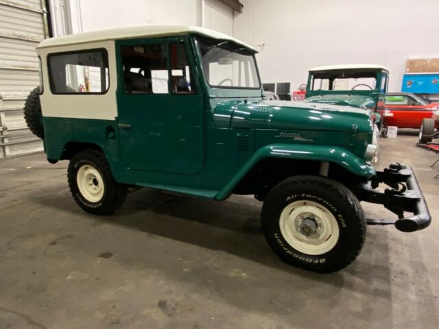 Toyota Land Cruiser 1969 image number 30