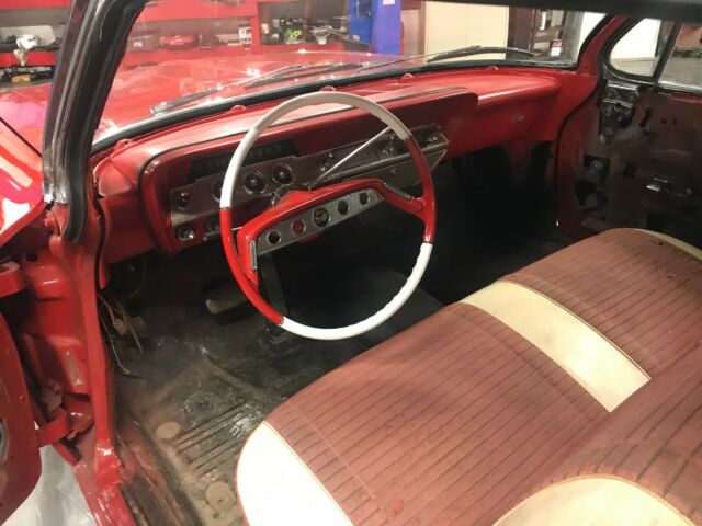 Chevrolet Impala 1961 image number 2