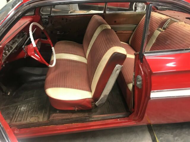 Chevrolet Impala 1961 image number 3