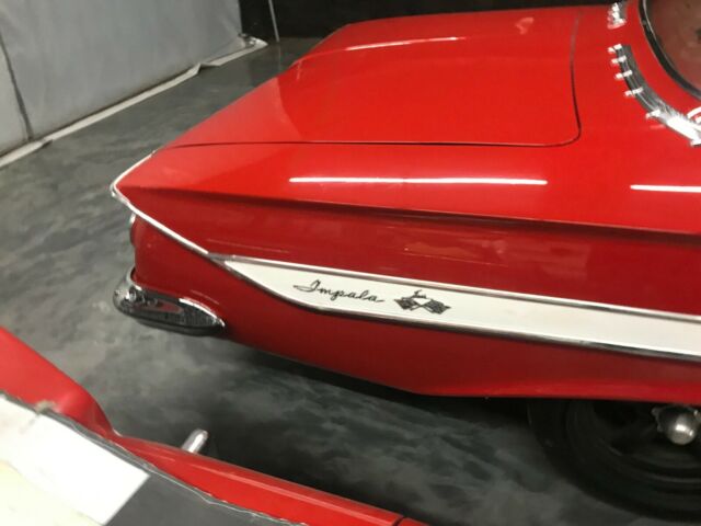 Chevrolet Impala 1961 image number 42