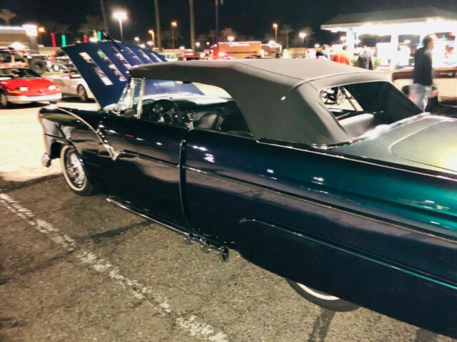 Ford Fairlane 1955 image number 20