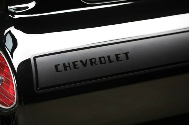 Chevrolet Suburban 1966 image number 12