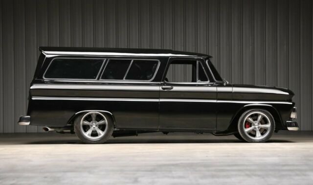 Chevrolet Suburban 1966 image number 20