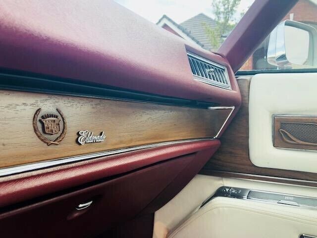 Cadillac Eldorado 1975 image number 38