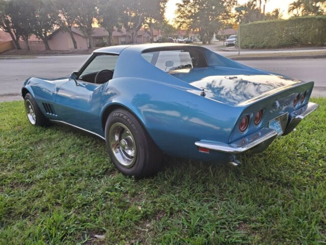 Chevrolet Corvette 1968 image number 12