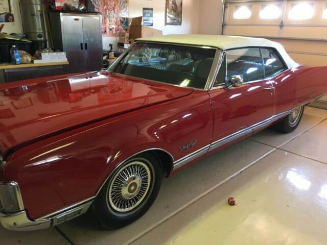 Oldsmobile Ninety-Eight 1968 image number 12