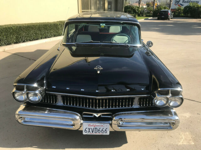 Mercury Colony Park 1957 image number 1