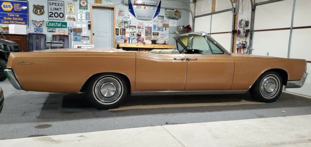 Lincoln Continental 1967 image number 3