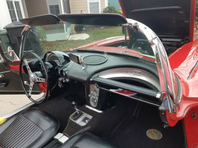 Chevrolet Corvette 1962 image number 30