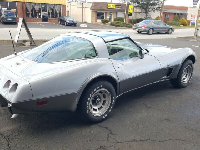 Chevrolet Corvette 1978 image number 2