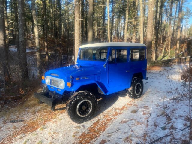Toyota Land Cruiser 1972 image number 25