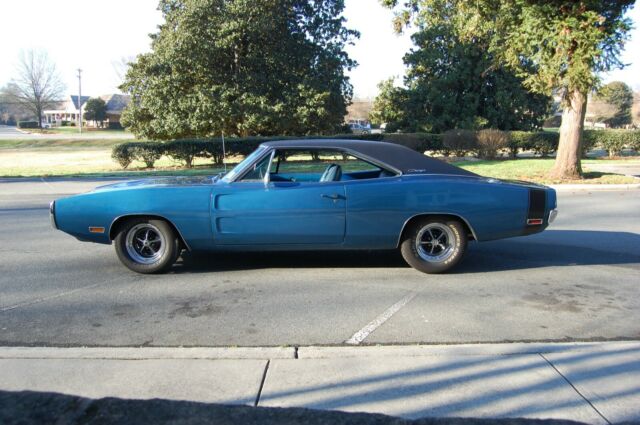 Dodge Charger 1970 image number 26
