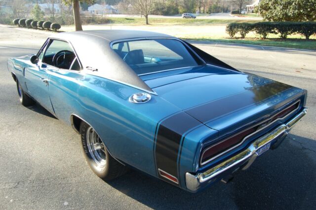 Dodge Charger 1970 image number 36