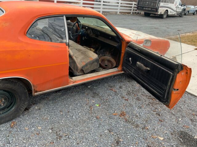 Plymouth Duster 1970 image number 17