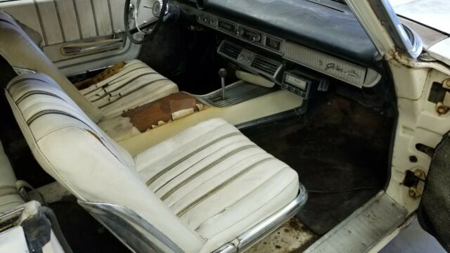 Ford Galaxie 1963 image number 29