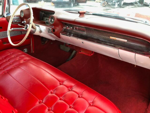 Cadillac Series 62 1960 image number 29