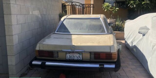 Mercedes-Benz SL-Class 1975 image number 9