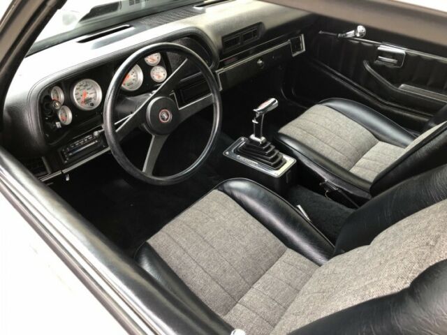 Chevrolet Camaro 1977 image number 12