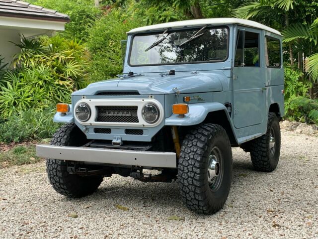 Toyota Land Cruiser 1971 image number 2