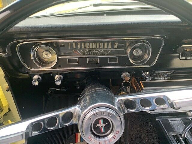 Ford Mustang 1965 image number 19