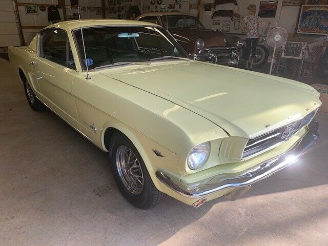 Ford Mustang 1965 image number 8