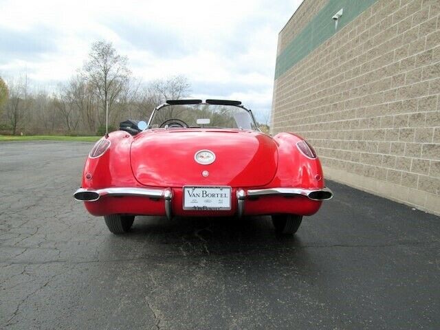 Chevrolet Corvette 1960 image number 11