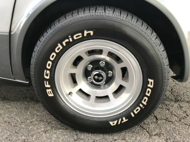 Chevrolet Corvette 1978 image number 22