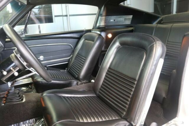 Ford Mustang 1967 image number 10