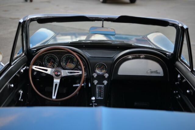 Chevrolet Corvette 1965 image number 15