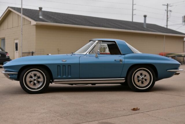 Chevrolet Corvette 1965 image number 25