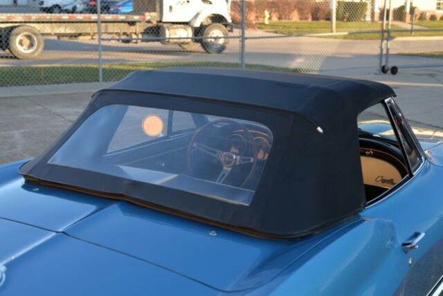 Chevrolet Corvette 1965 image number 38