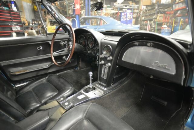Chevrolet Corvette 1965 image number 42