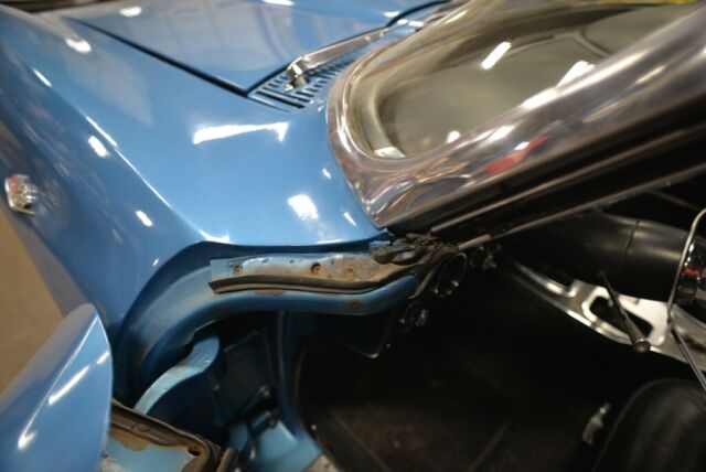 Chevrolet Corvette 1965 image number 43