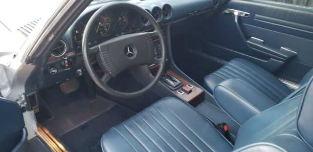 Mercedes-Benz SL-Class 1979 image number 13